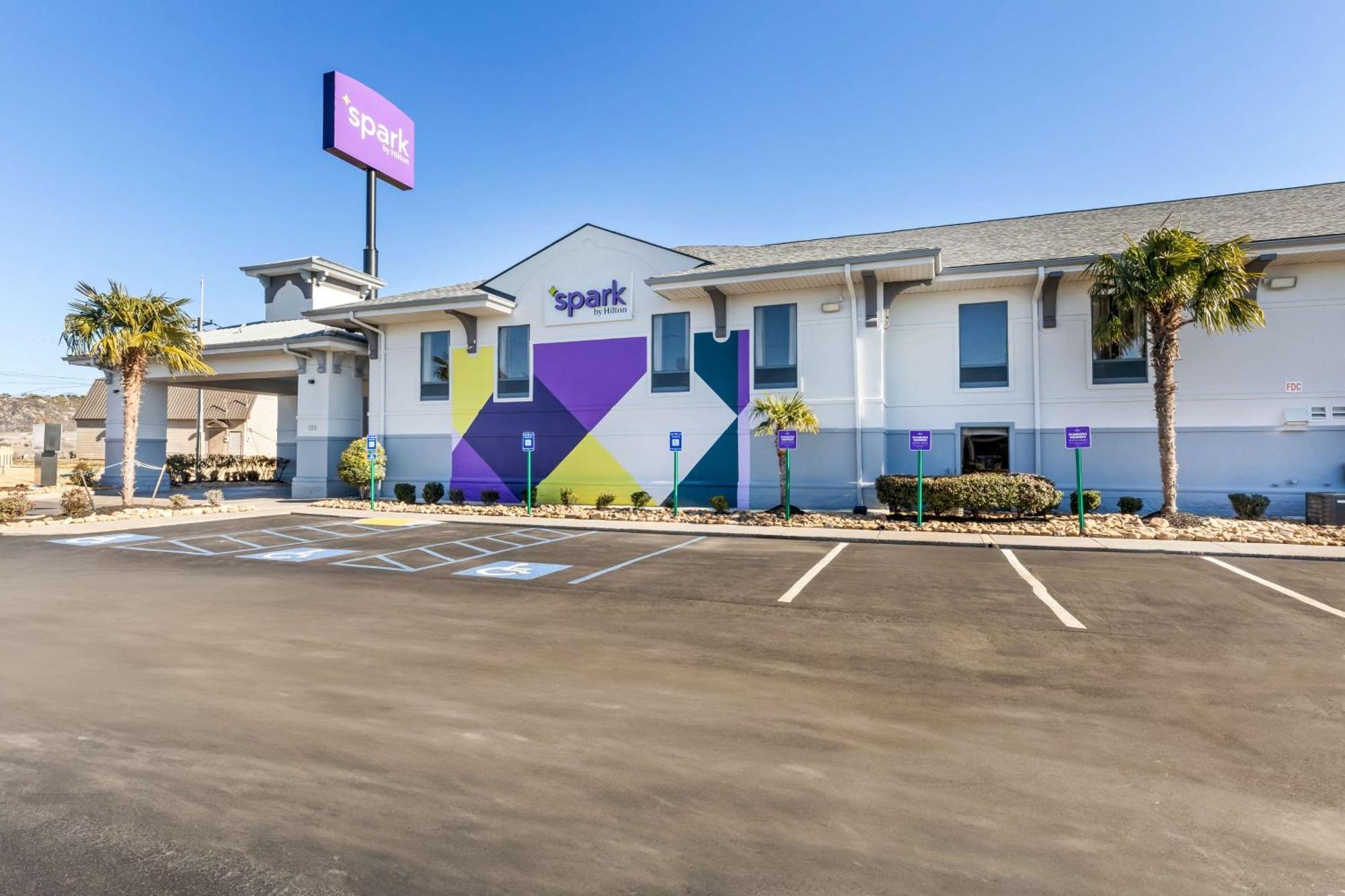 Spark By Hilton Calhoun Exterior photo